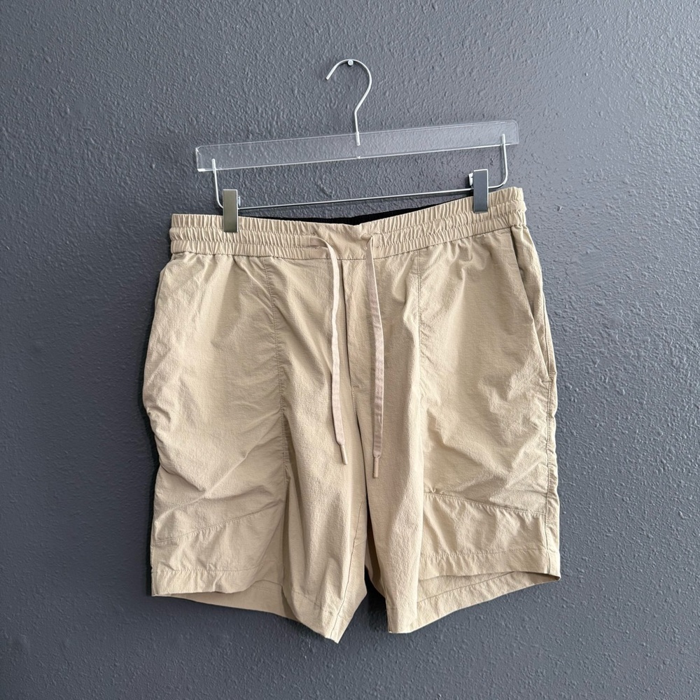 Lululemon Bowline Short 8" Inseam Size L - Picture 2 of 5